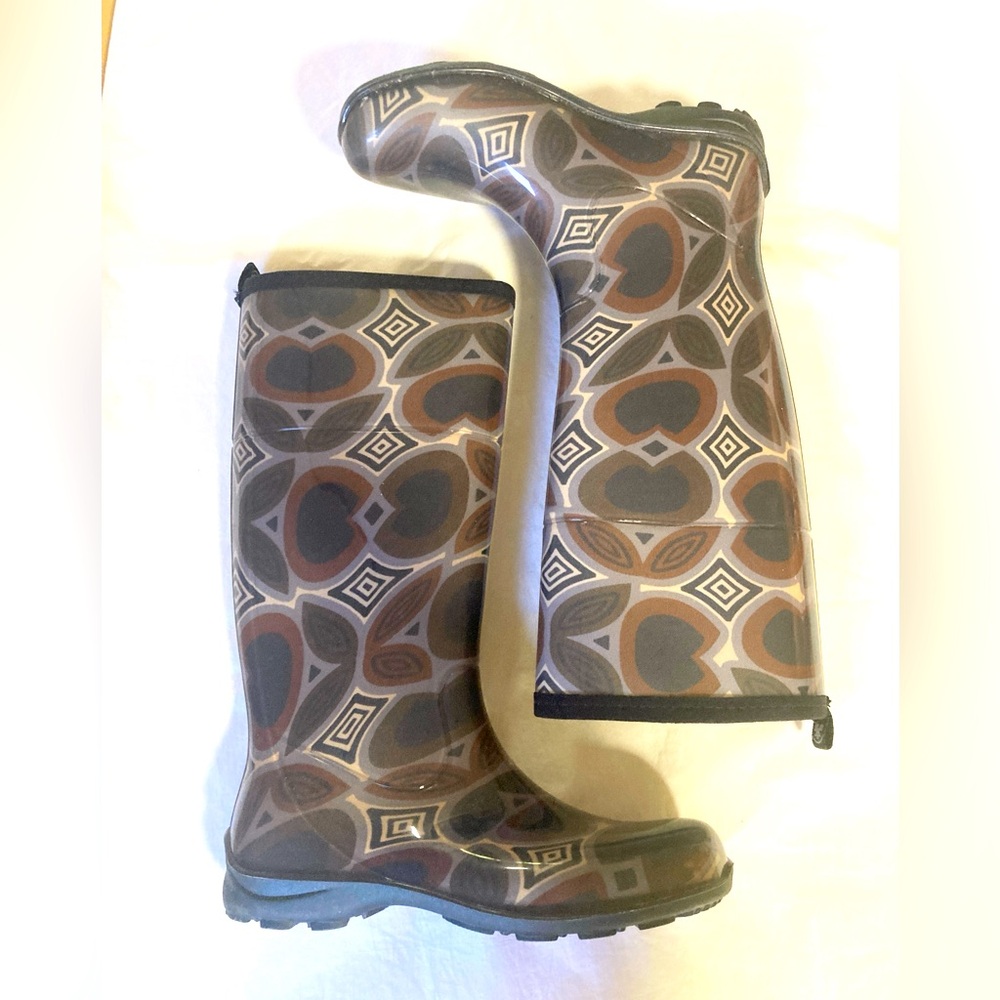 Kamik Brown and black Floral waterproof boots Knee-high size 8 women’s